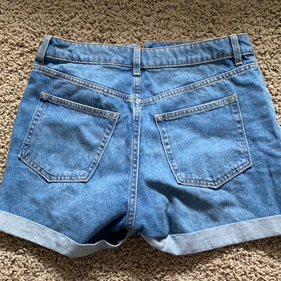 H&M Mom Ultra High Denim Jean Shorts - Picture 3 of 3